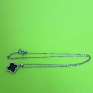 Sterling Unisex Clover Necklace...NEW